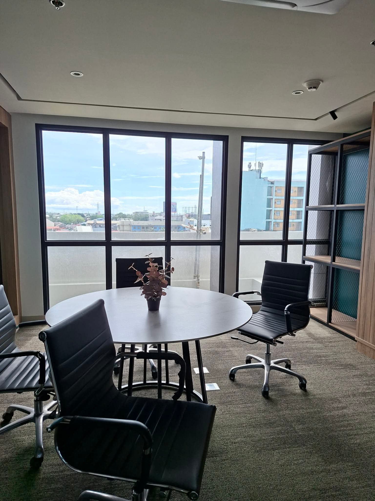 Private consultation room at the MATES Cebu office